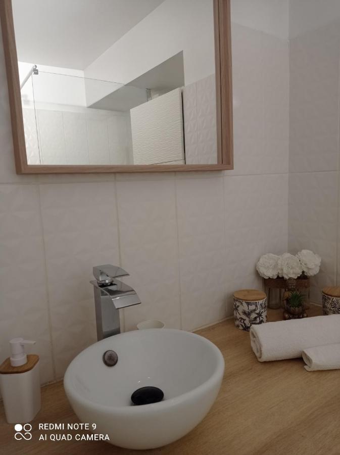Climatise, 50 M De La Prom, Wifi Appartement Nice